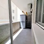 Modern And Cozy Just Steps From Locos Apartamento *