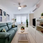 Modern And Cozy Just Steps From Locos Torrevieja