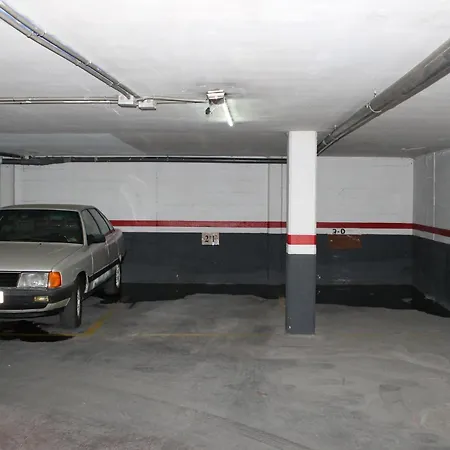 Modern And Cozy Just Steps From Locos *