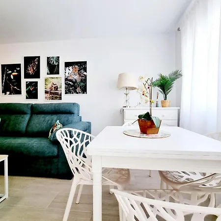 Apartment Modern And Cozy Just Steps From Locos Torrevieja