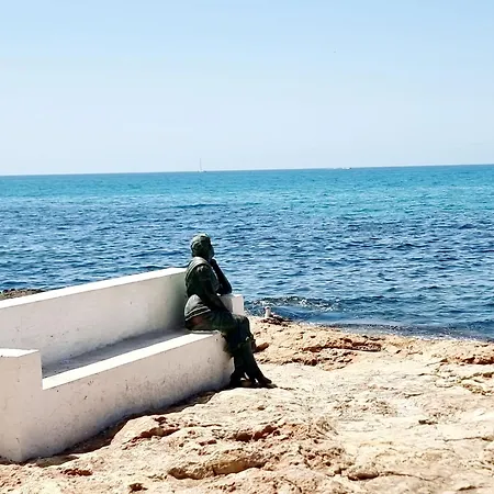 Modern And Cozy Just Steps From Locos شقة