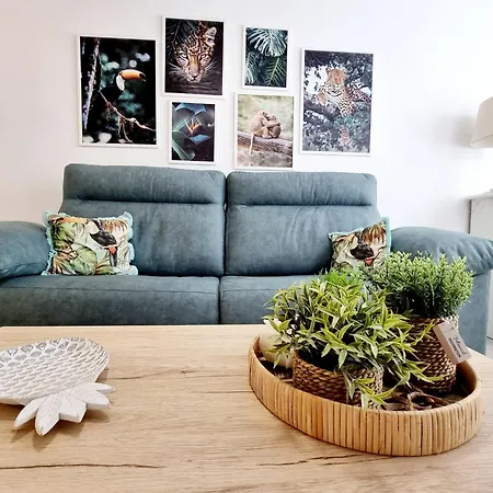 Modern And Cozy Just Steps From Locos *