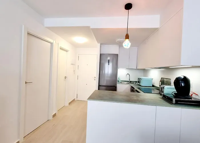 Modern And Cozy Just Steps From Locos Apartment *