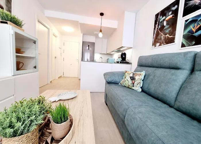 Modern And Cozy Just Steps From Locos Apartment Torrevieja